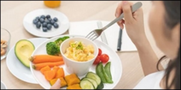 【それって実際どうなの課】野菜から食べると太りにくいのかを公開!