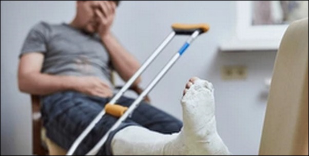 ランニングマシン転倒落下！うまく走れずバランスを崩して骨折の悲劇